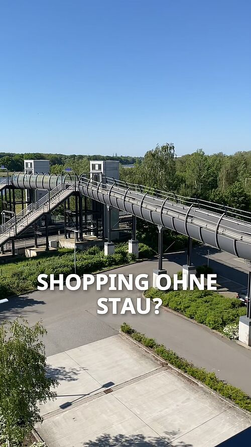 Ankommen. Aussteigen. Mittendrin! 🚉✨ Bequemer geht’s nicht:Direkt am Bahnhalt „Lübeck-Dänischburg IKEA“ steigst du aus...
